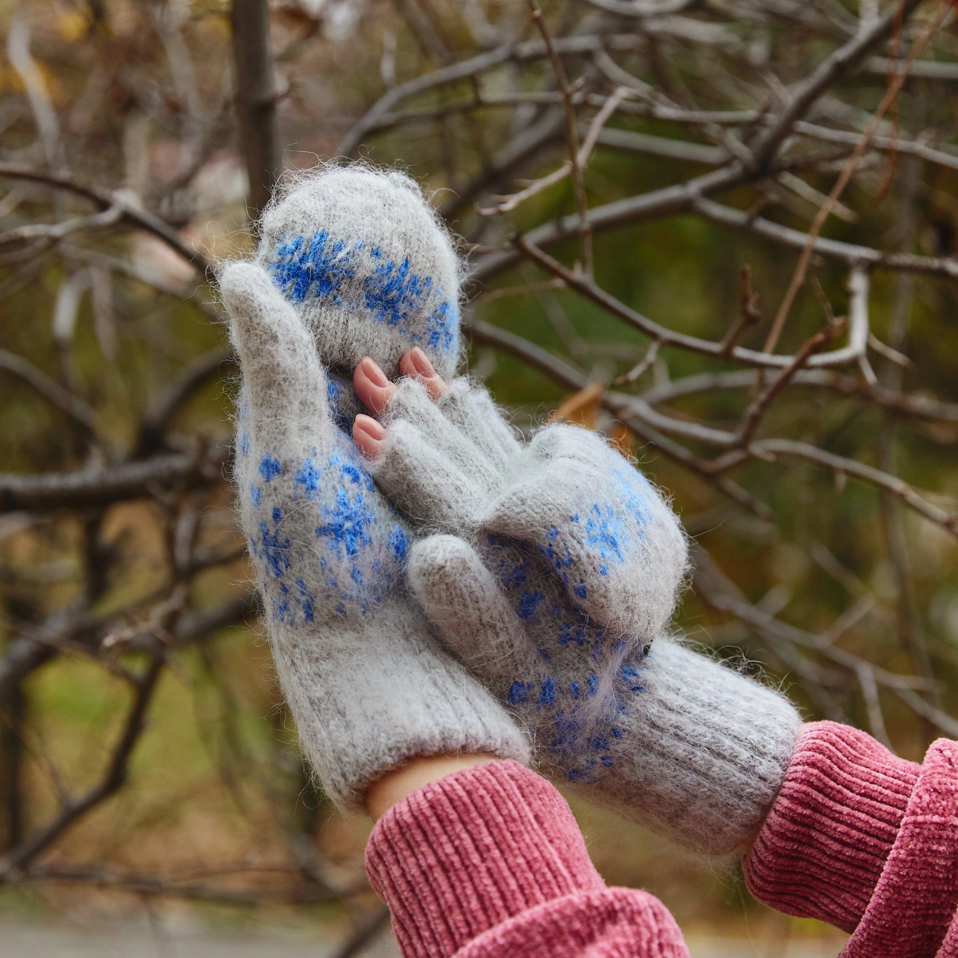 Cozy Blue Blizzard Goat Wool Mittens – Warm Winter Comfort!